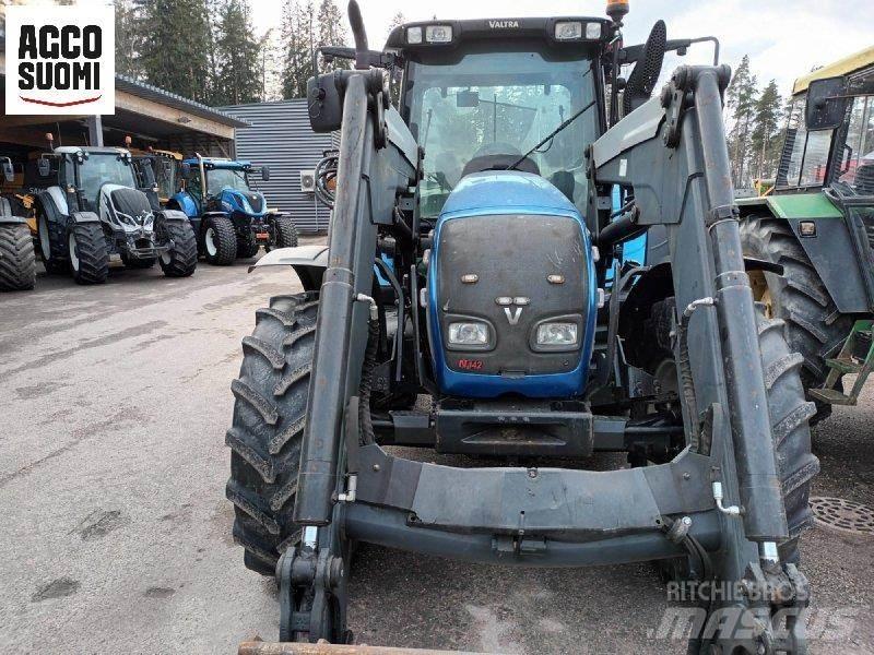 Valtra N142 D +EK Tratores Agrícolas usados