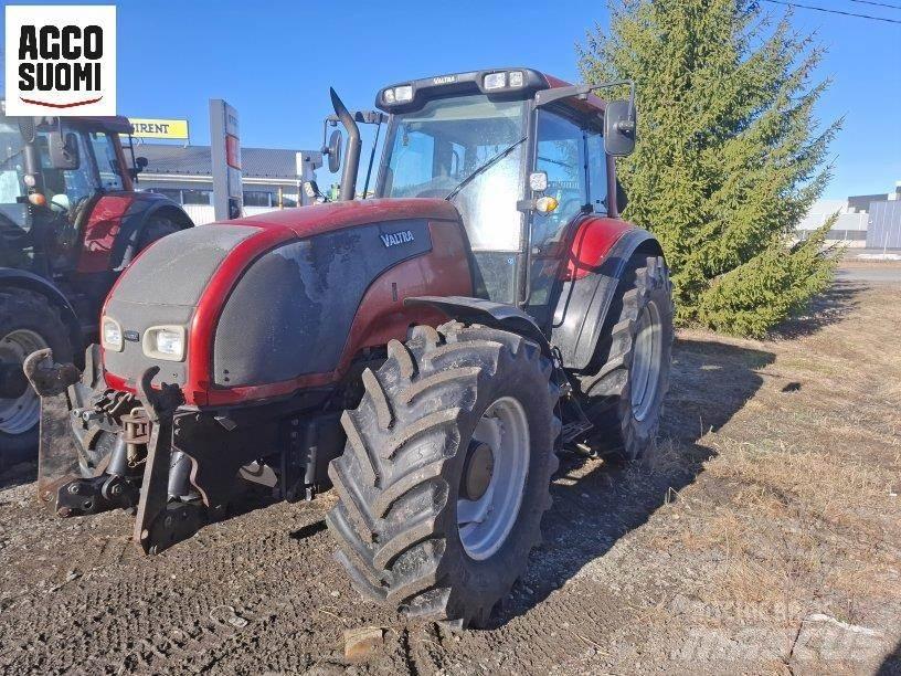 Valtra T150 Tratores Agrícolas usados