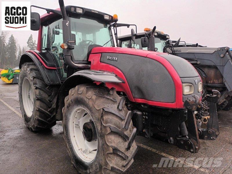 Valtra T151 HT + Tratores Agrícolas usados