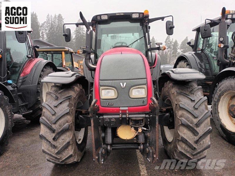Valtra T151 HT + Tratores Agrícolas usados