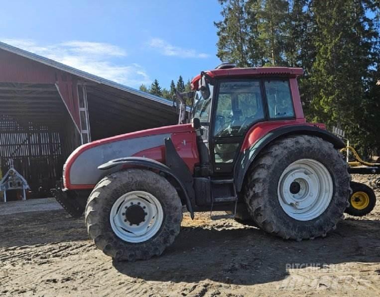 Valtra T180 Tratores Agrícolas usados