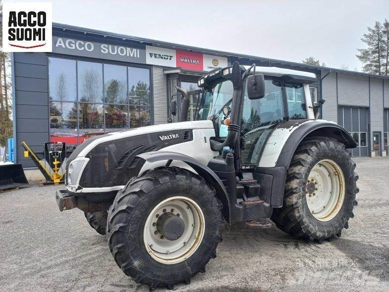 Valtra T213 VERSU Tratores Agrícolas usados