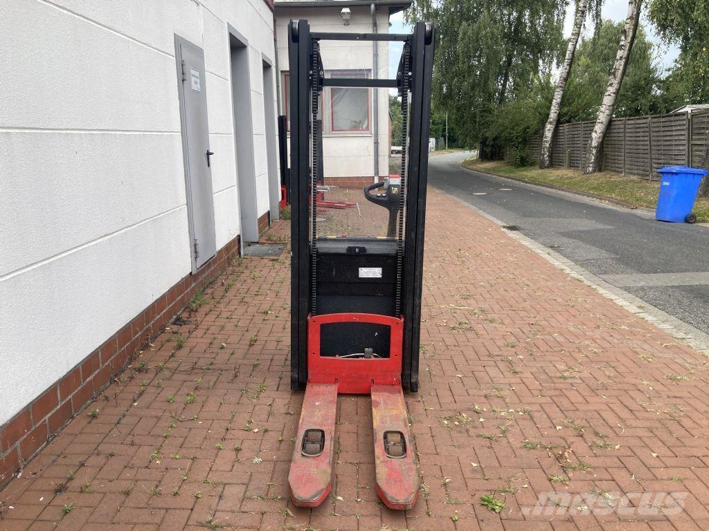Hyster S 1.0 Empilhador para operador externo