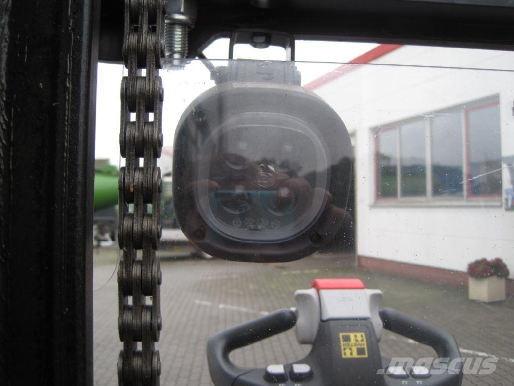 Hyster S 1.5S Empilhador para operador externo