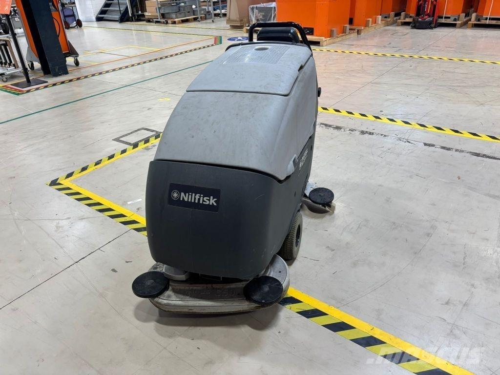 Nilfisk BA 651 Varredoras