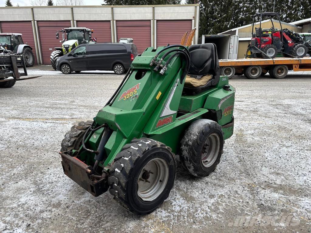 Avant 320 Carregadora multifunções