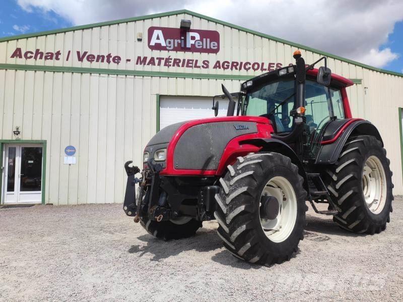 Valtra T151 Tratores Agrícolas usados