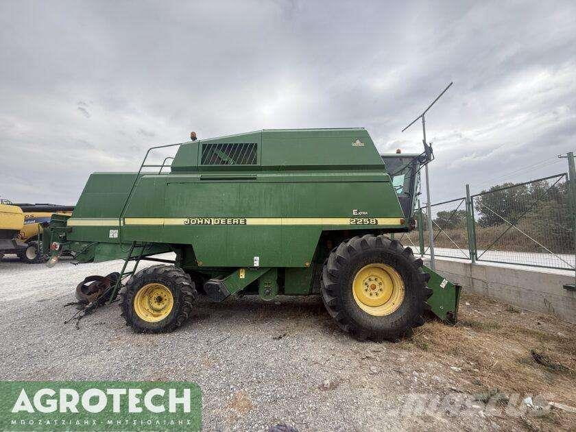 John Deere 2258 Tratores Agrícolas usados