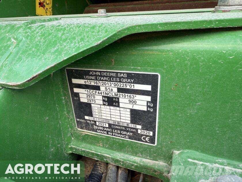 John Deere F441M Enfardadeira de rolos