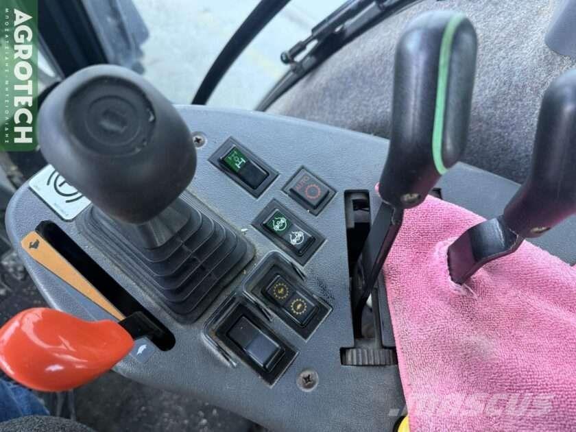 New Holland 8770 Tratores Agrícolas usados