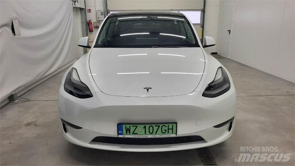 Tesla Y Carros Ligeiros