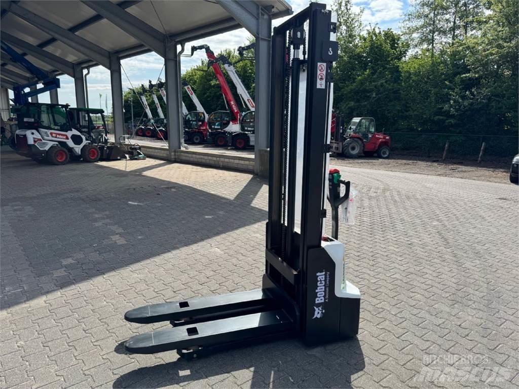 Bobcat LSM 12 N -7 Empilhador para operador externo