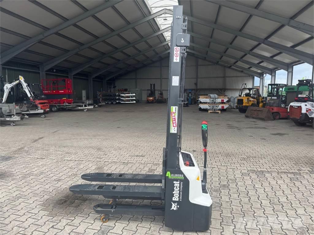 Bobcat LSM12N-7 i Empilhador para operador externo