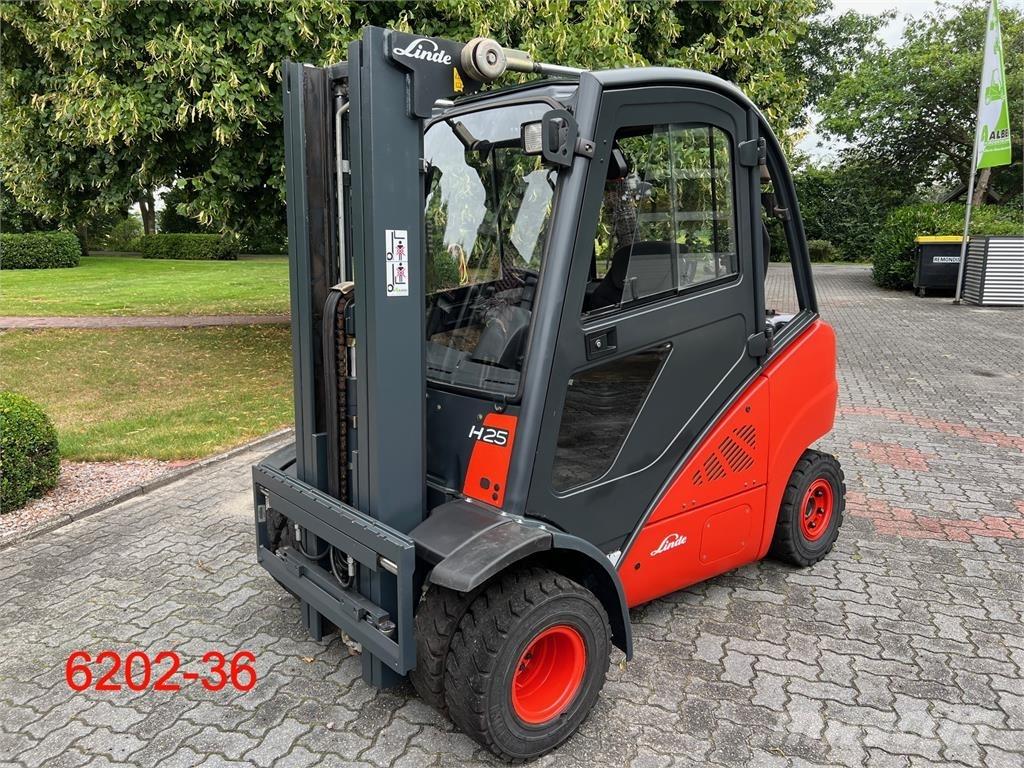 Linde H 25 D 01 Empilhadores Diesel