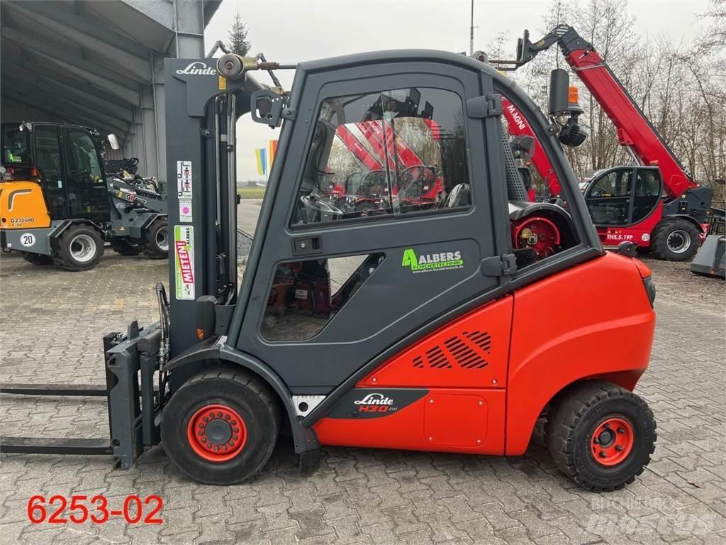 Linde H 30 T 02 EVO Empilhadores a gás