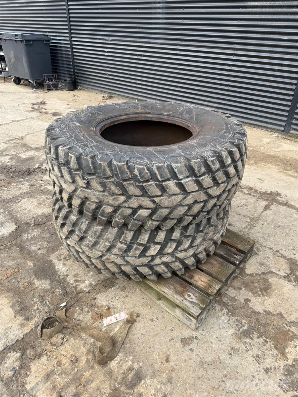  440/80-24 Pneus, Rodas e Jantes