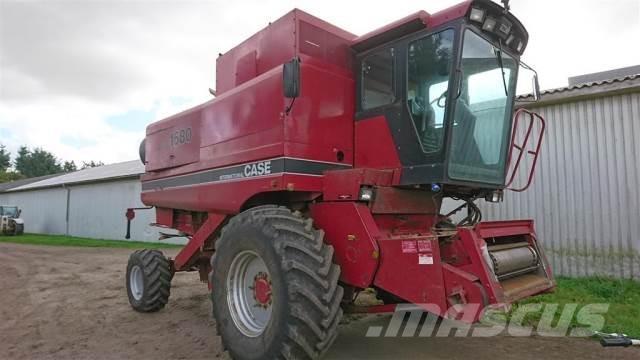 CASE 1680 Ceifeiras debulhadoras