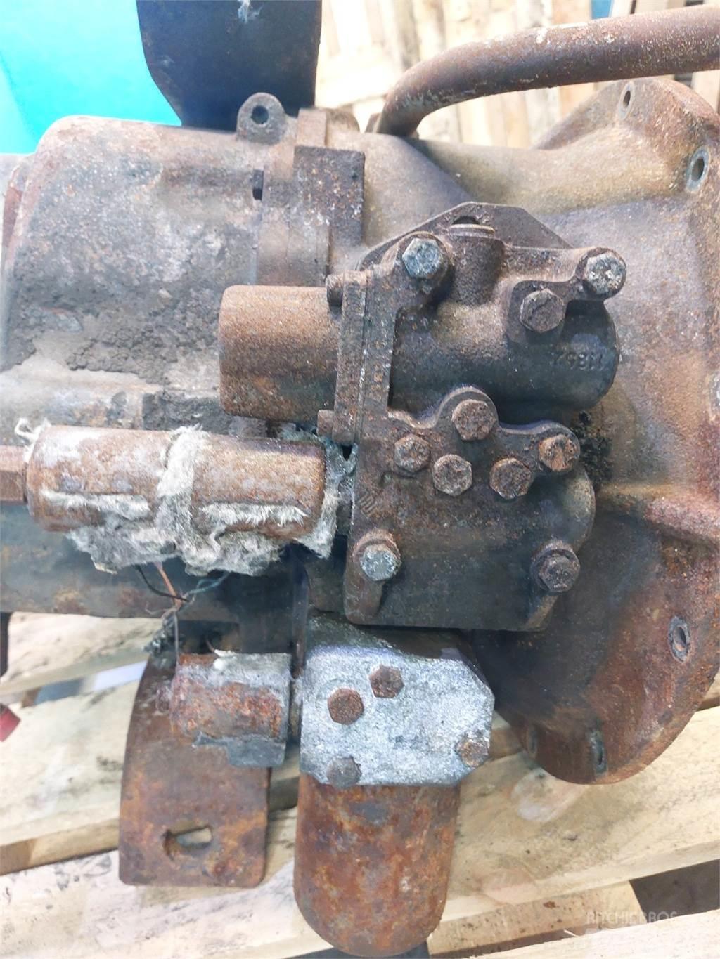 CASE 580 SLE Transmissão