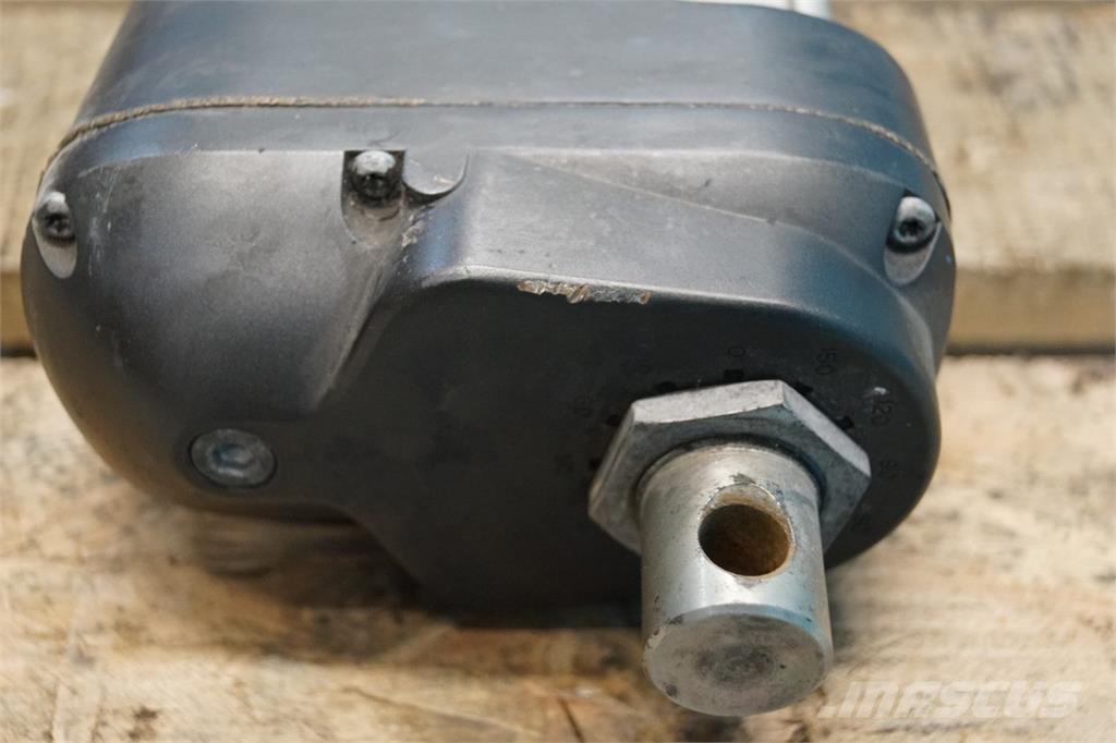 CASE 7240 Electrónica