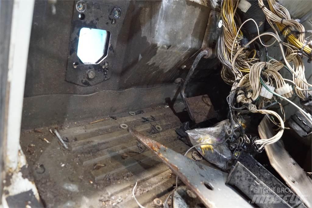 CLAAS Targo K70 Cabines e interior máquinas construção
