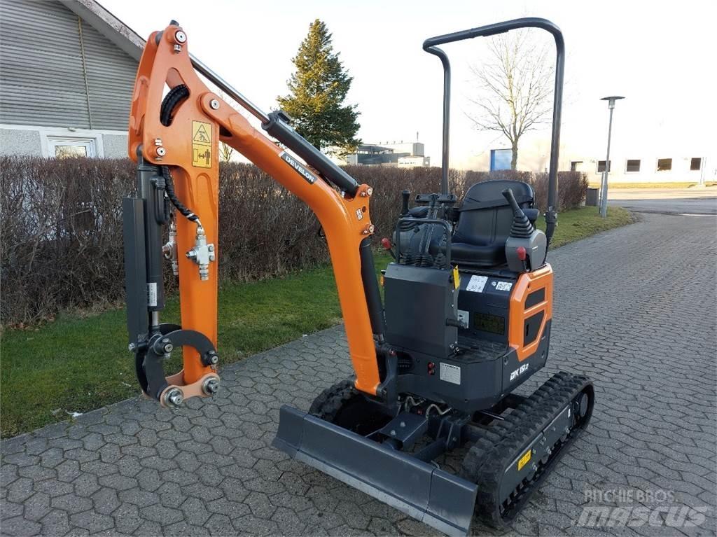 Develon DX10-7 Mini Escavadoras <7t