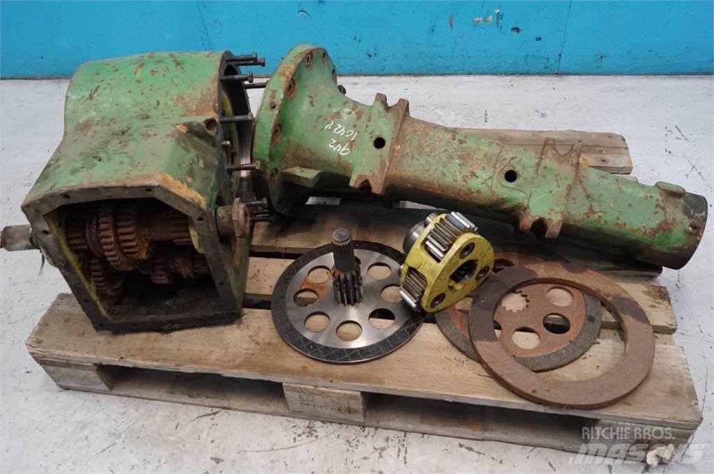 John Deere 1042 Transmissão
