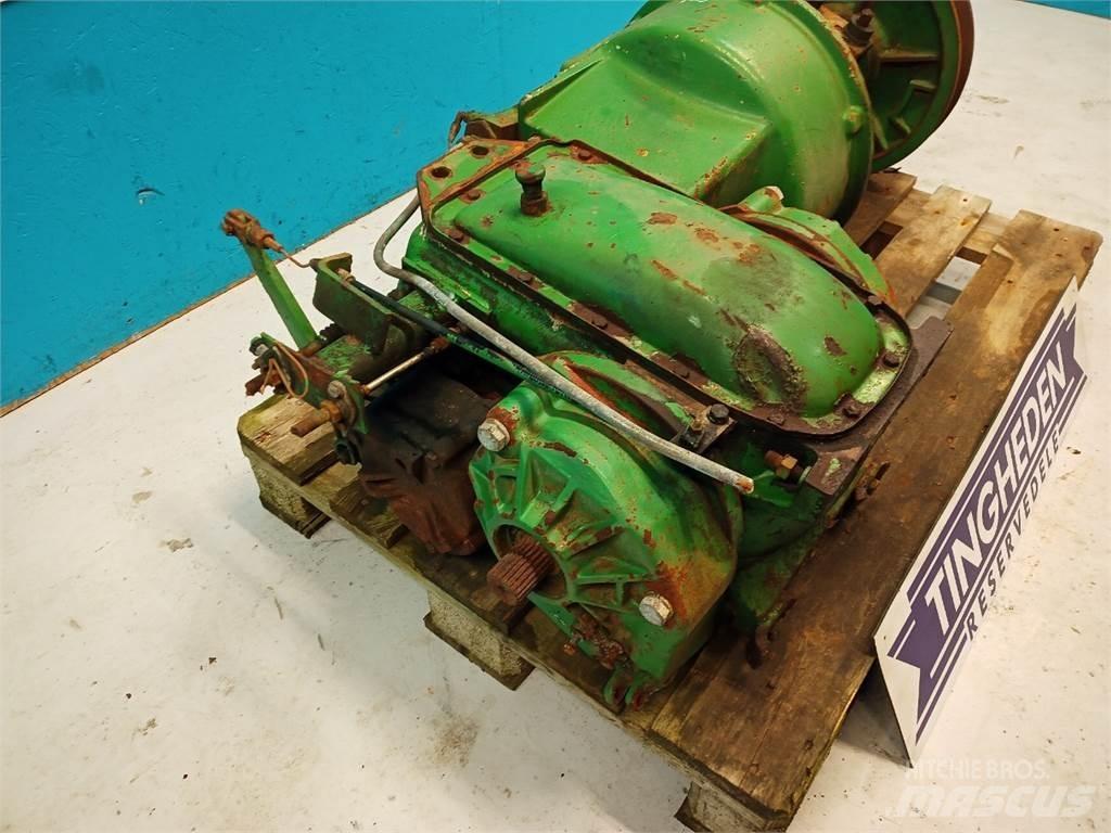 John Deere 1065 Transmissão