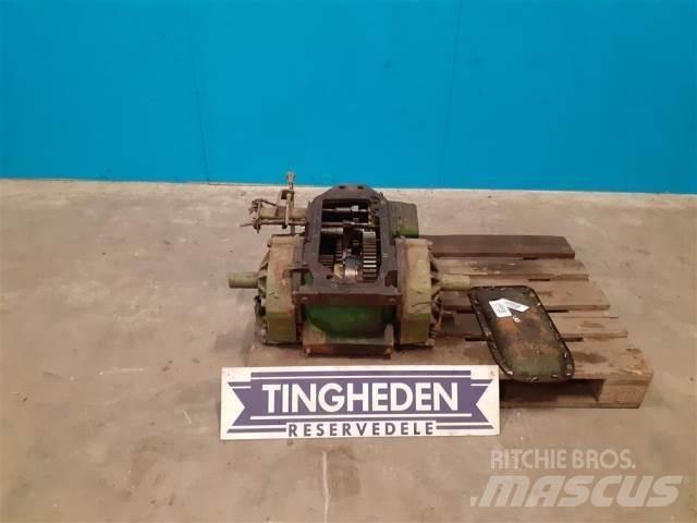 John Deere 1075 Transmissão