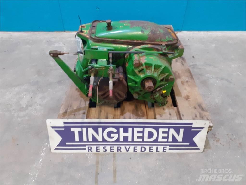 John Deere 1075 Transmissão