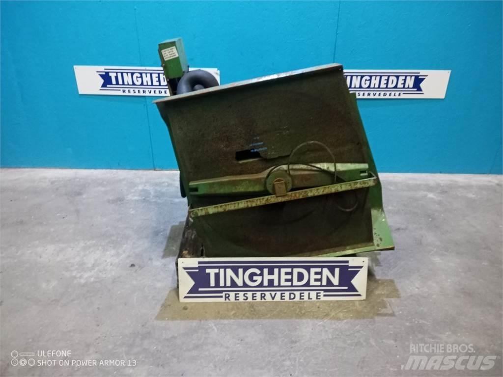 John Deere 1075 Cabines e interior