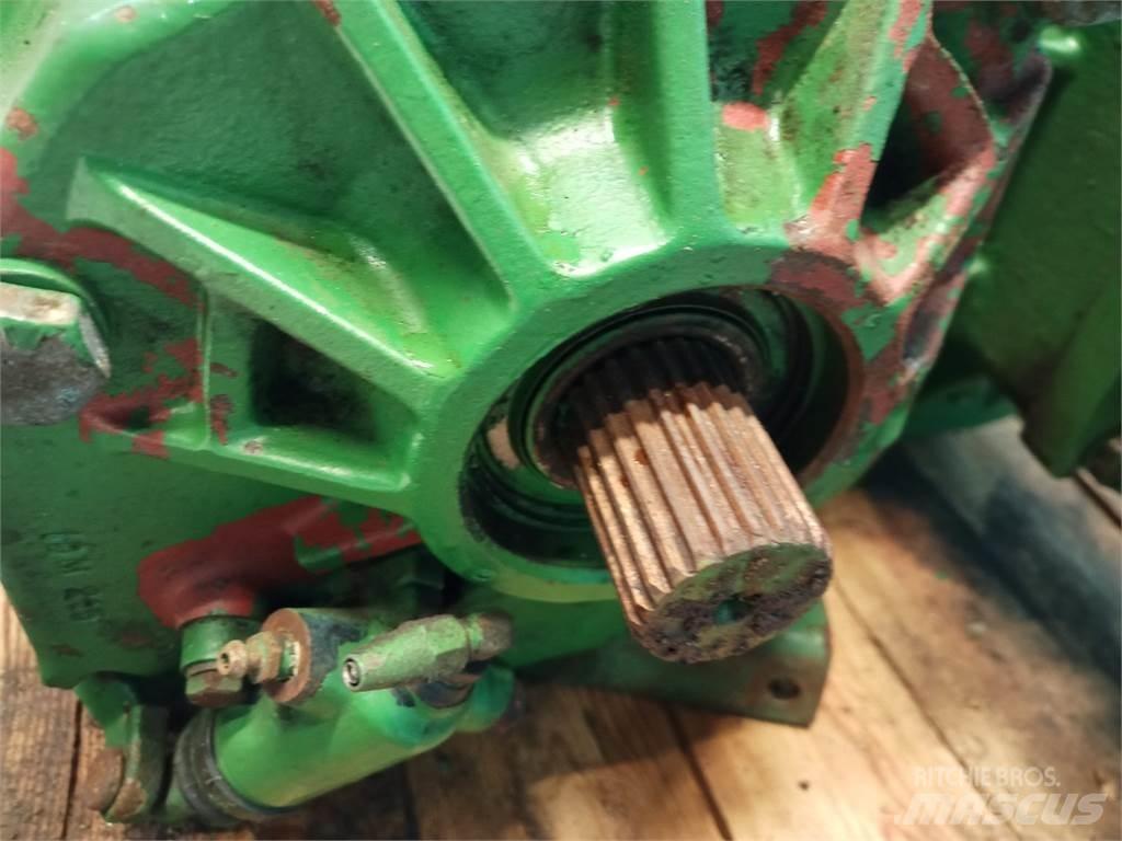 John Deere 1075 Transmissão