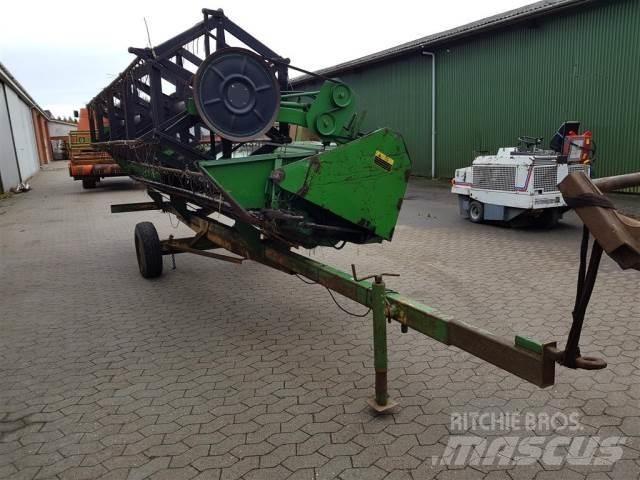John Deere 16 Acessórios de ceifeiras debulhadoras