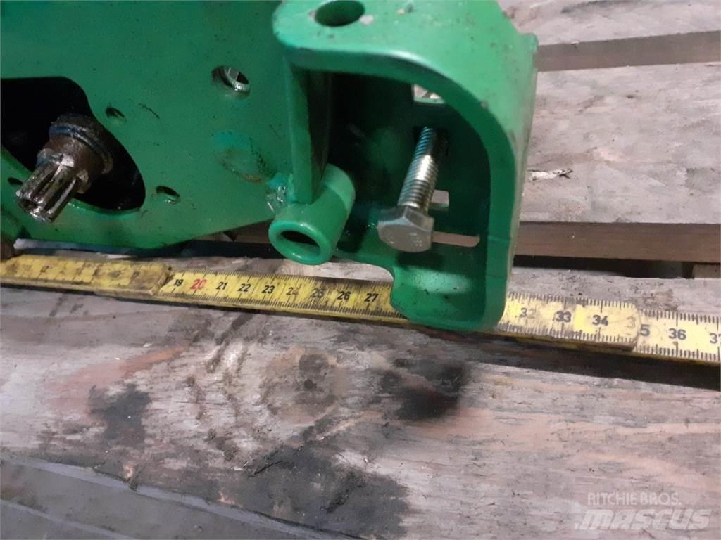 John Deere 2500 Corta-Relvas Robóticos