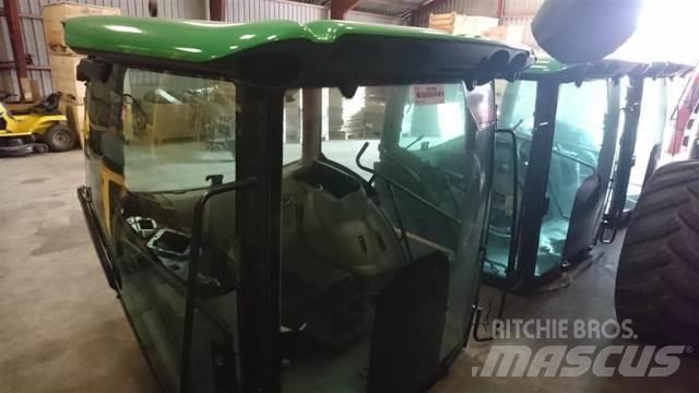 John Deere 6155 Cabines e interior