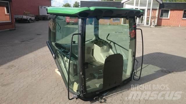 John Deere 6210R Cabines e interior
