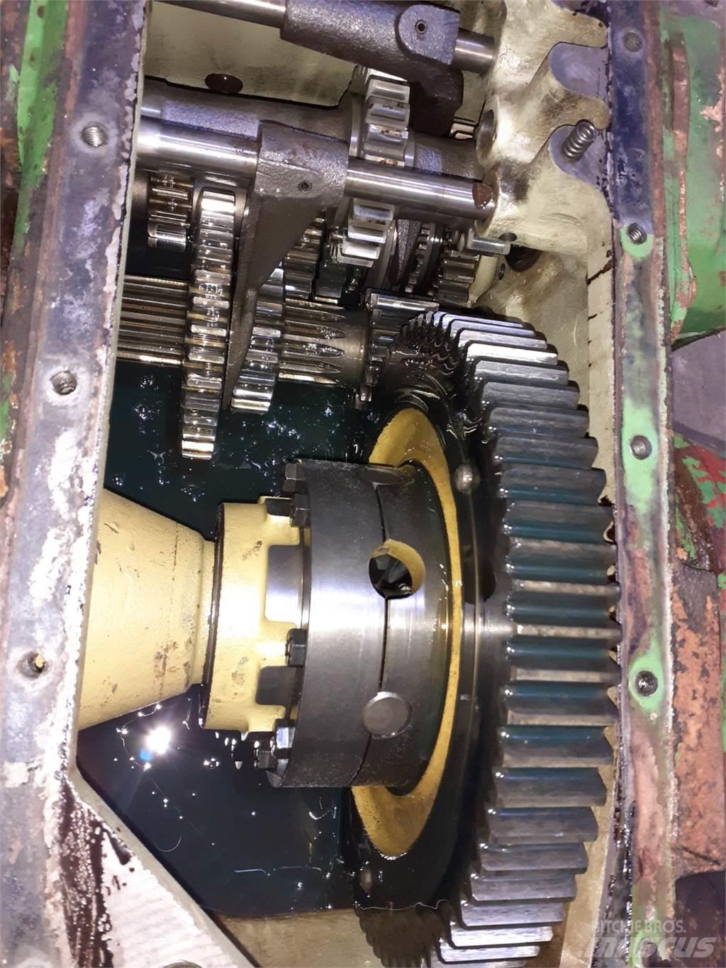 John Deere 975 Transmissão