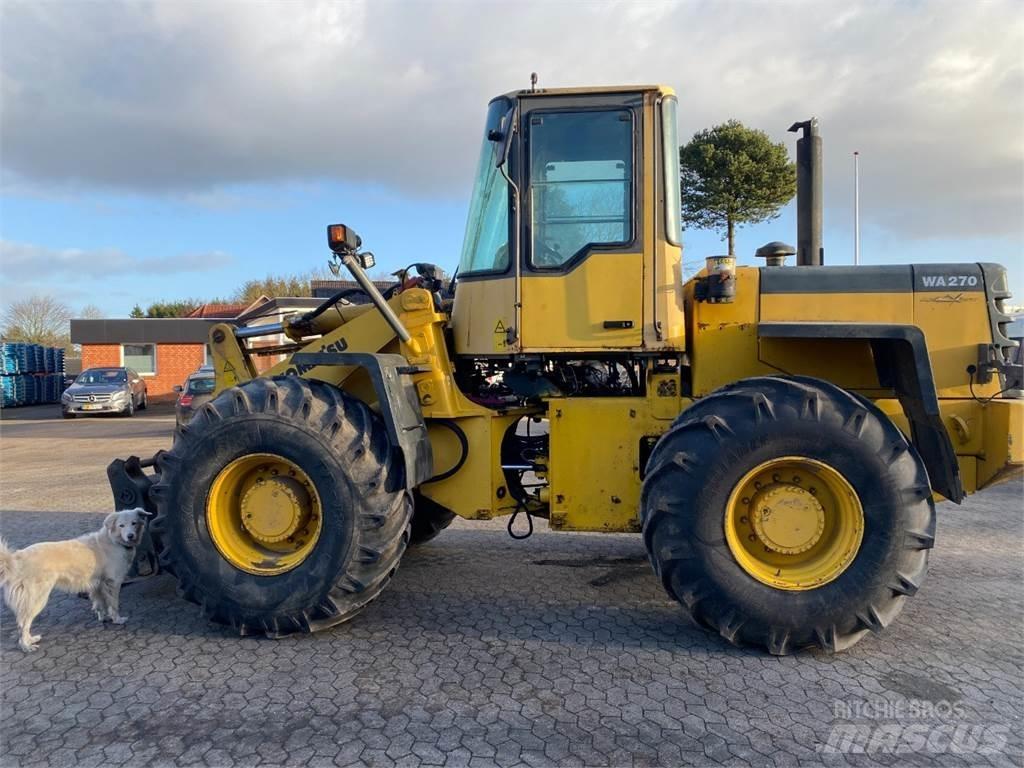 Komatsu WA270 Pás carregadoras de rodas
