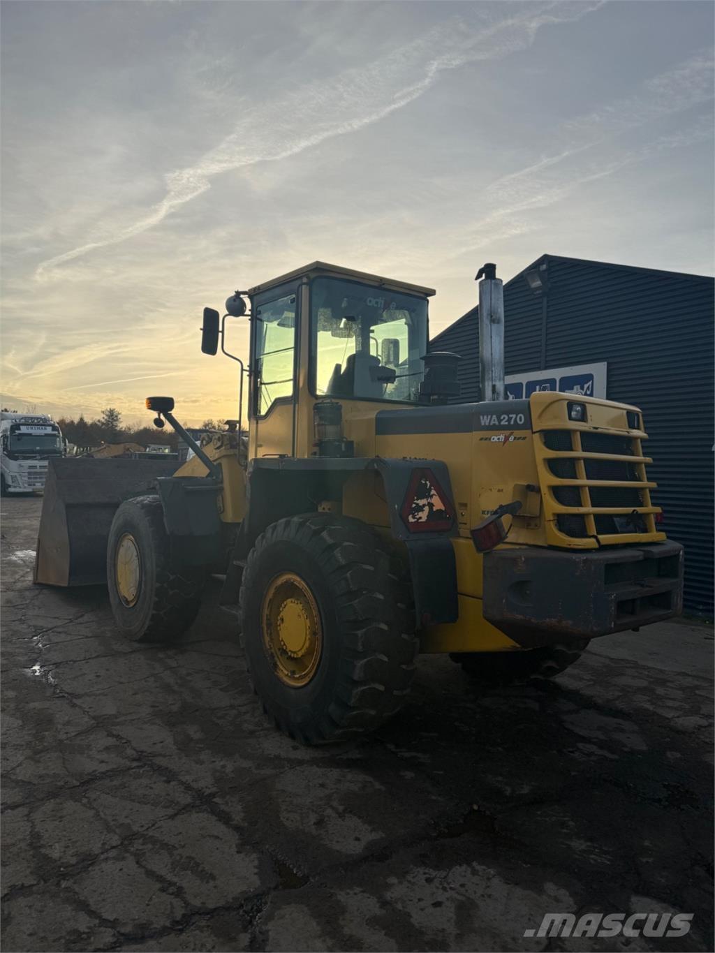 Komatsu WA270-3 Pás carregadoras de rodas