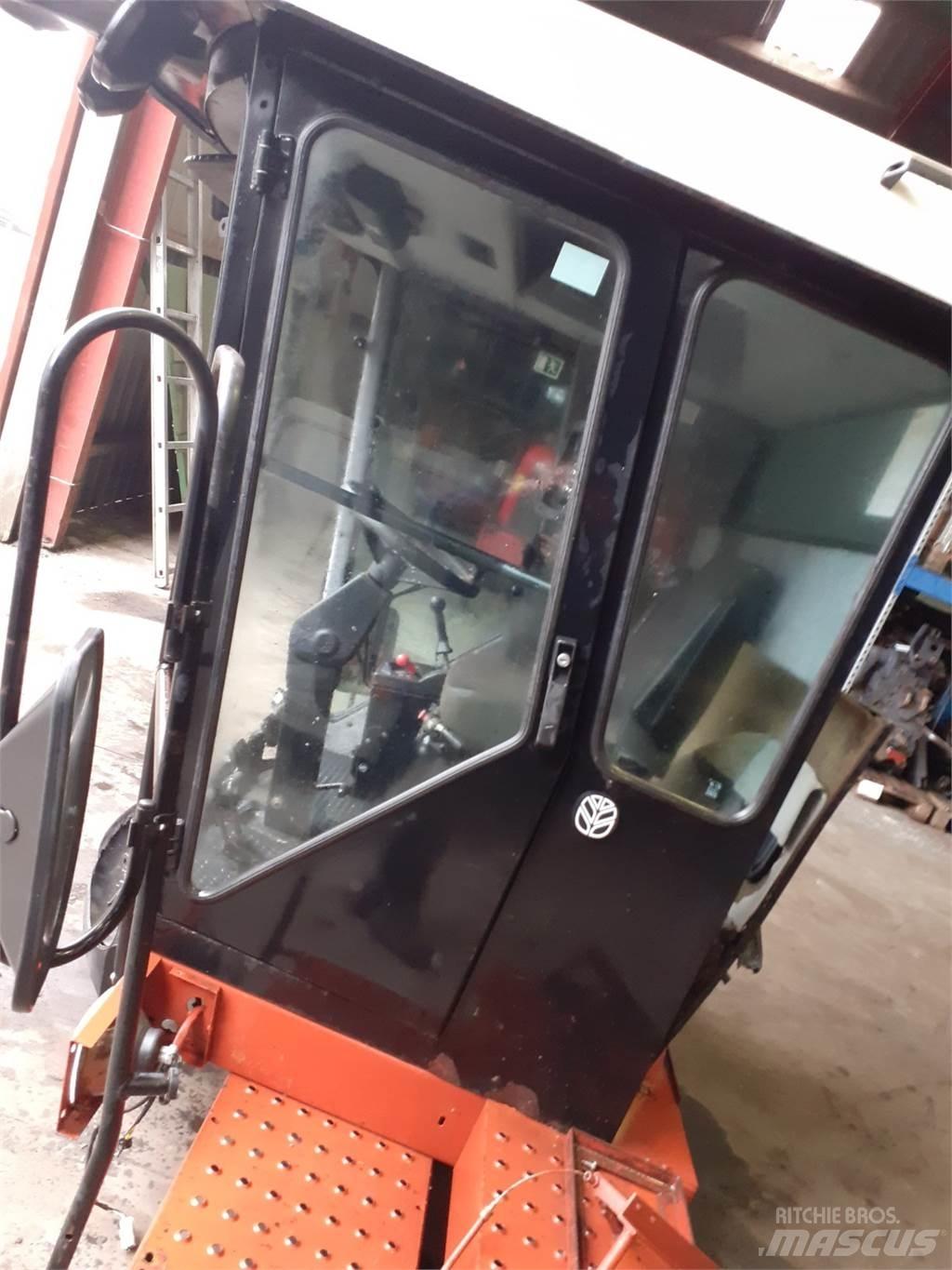 Laverda 3650 Cabines e interior