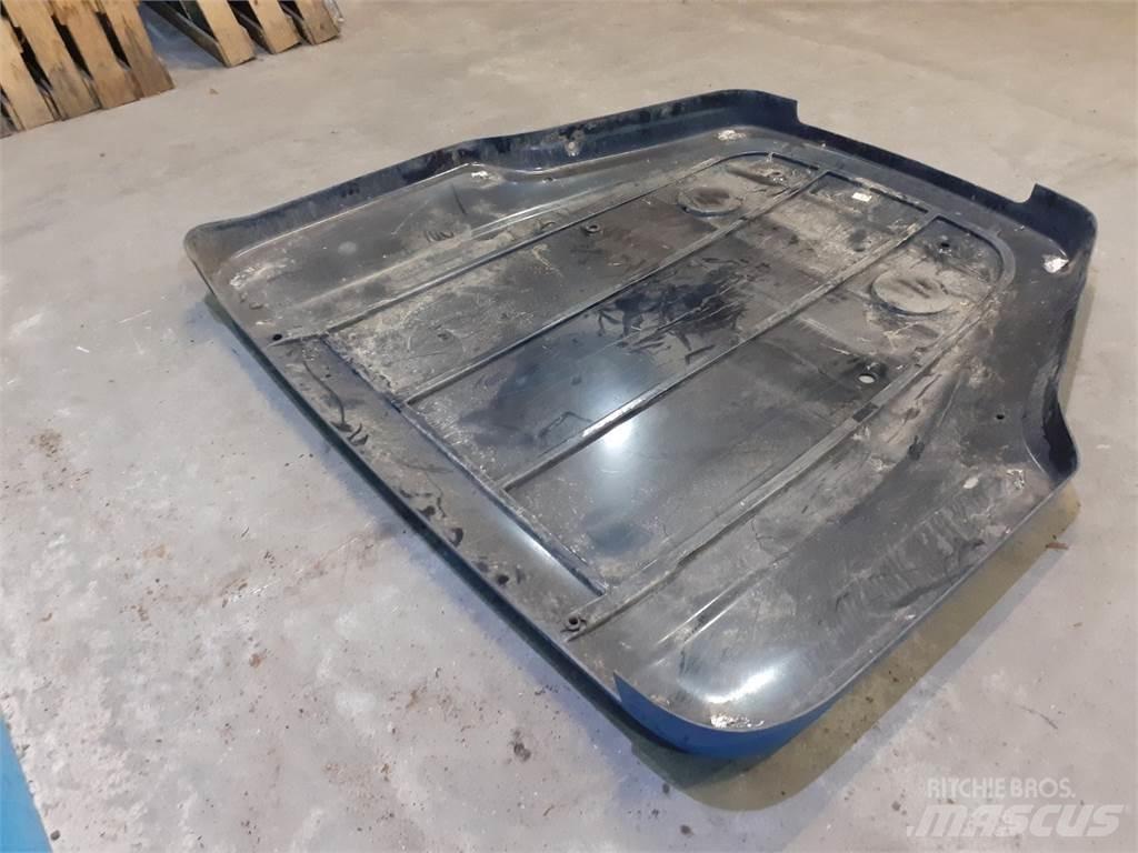 New Holland 8770 Cabines e interior