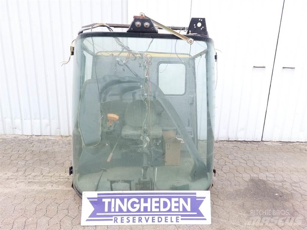 New Holland TF78 Cabines e interior