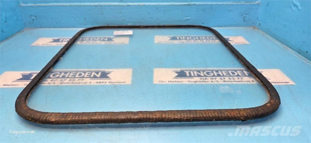 New Holland TX68 Cabines e interior