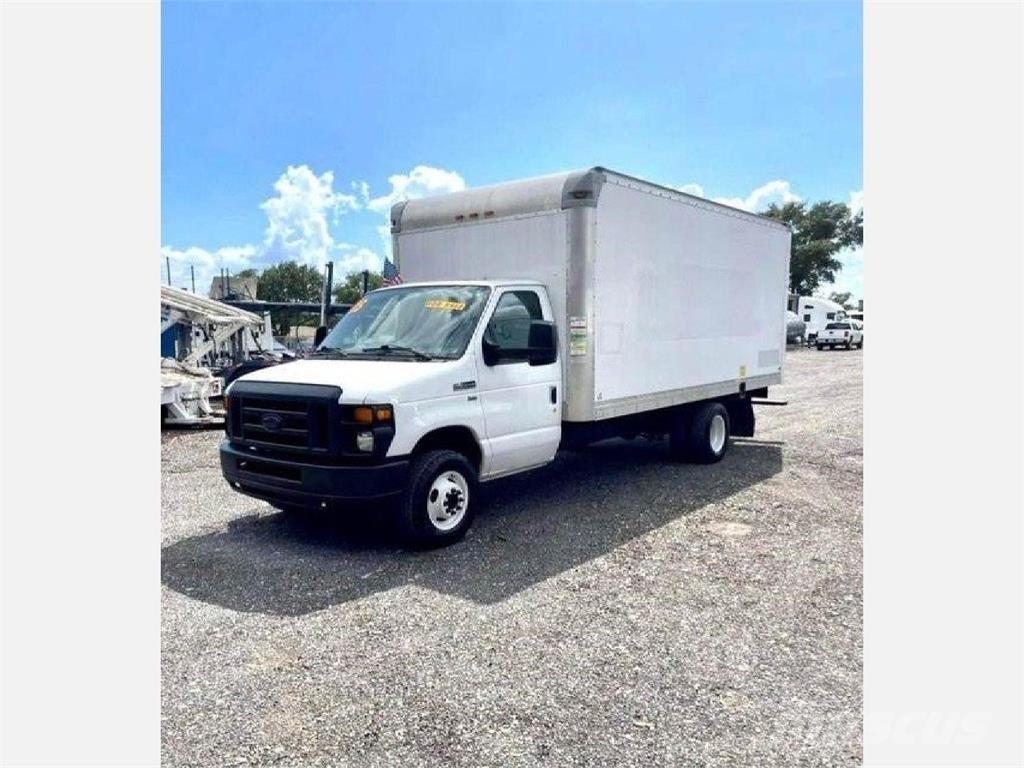 Ford E-350 Camiões de caixa fechada