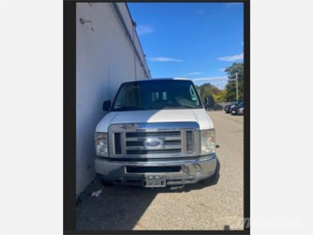 Ford E250 Carrinhas de caixa fechada