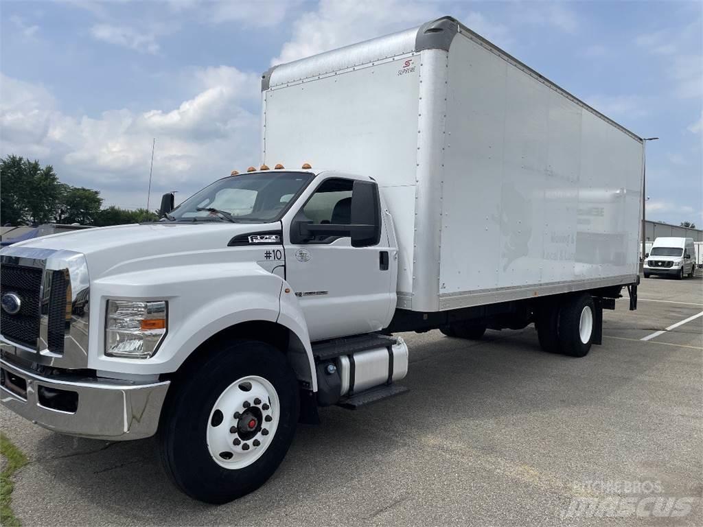 Ford F750 Camiões de caixa fechada