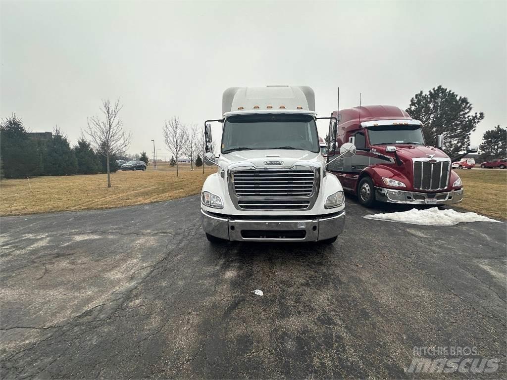 Freightliner M2 Camiões de caixa fechada