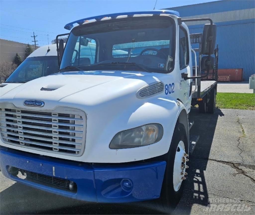 Freightliner M2 Camiões estrado/caixa aberta