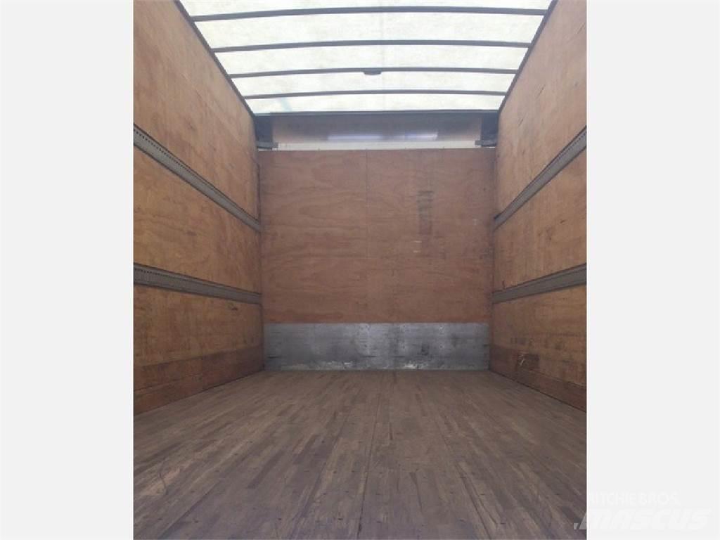 Freightliner M2 Camiões de caixa fechada
