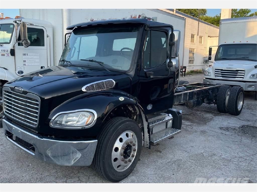 Freightliner M2 Camiões de chassis e cabine