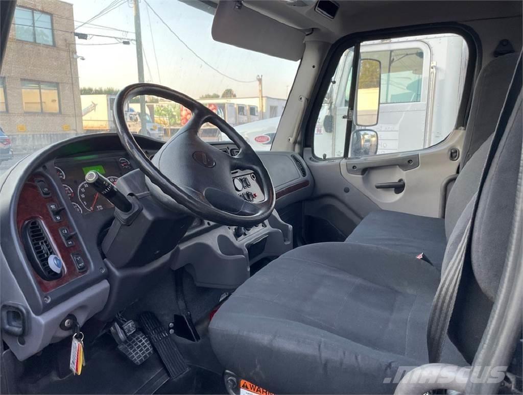 Freightliner M2 Camiões de chassis e cabine